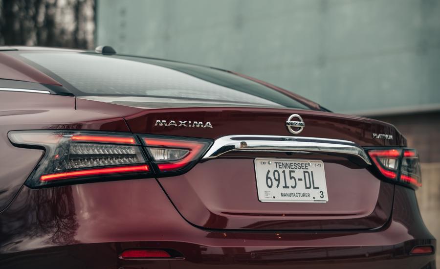 Детали экстерьера Nissan Maxima Platinum 2018 года  (фото 38 из 40)